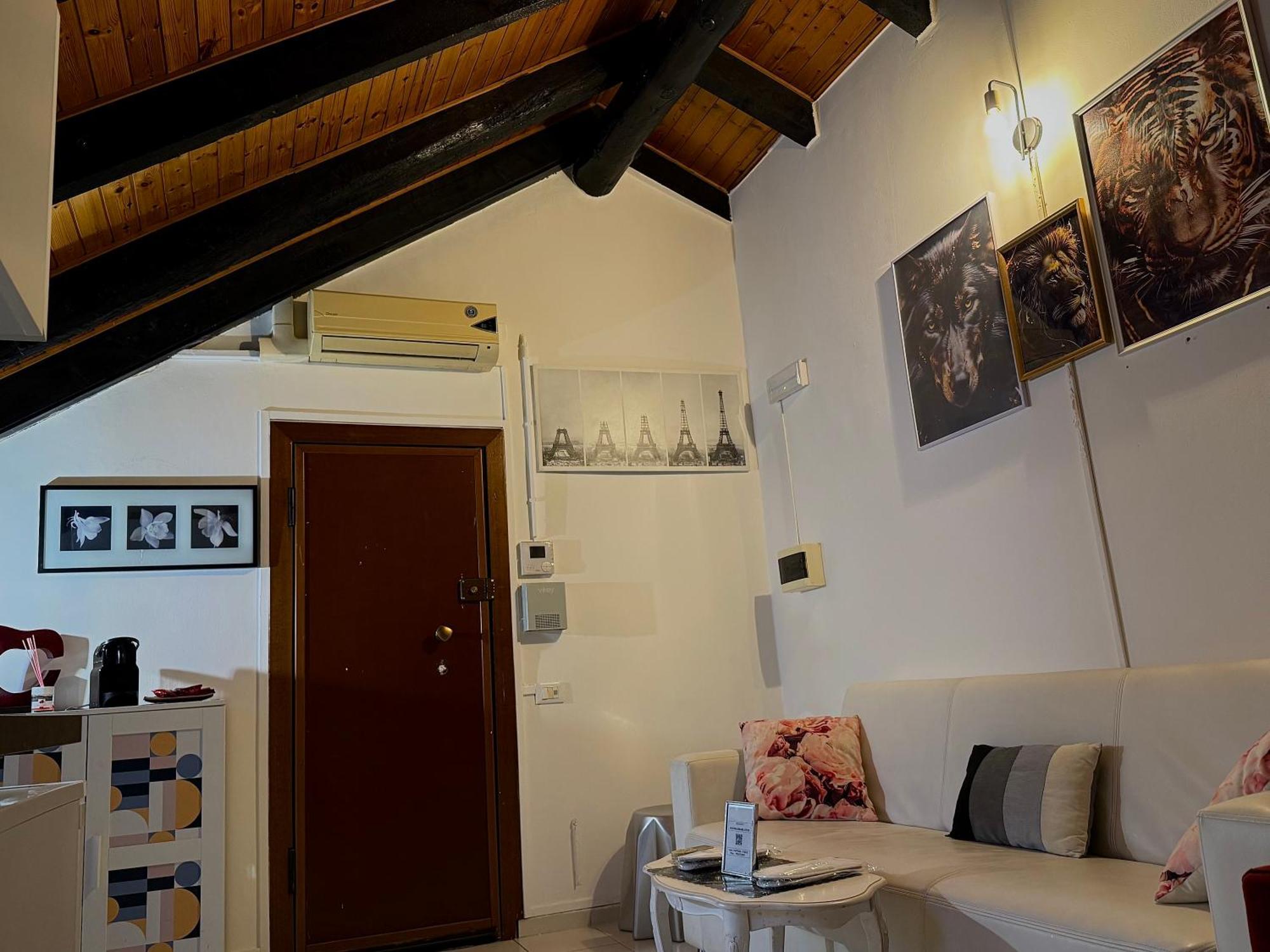 Hosting Dreams Attics - Duomo Daire Milano Dış mekan fotoğraf
